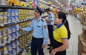 Đẩy mạnh phong trào phòng chống buôn lậu, gian lận thương mại và hàng giả