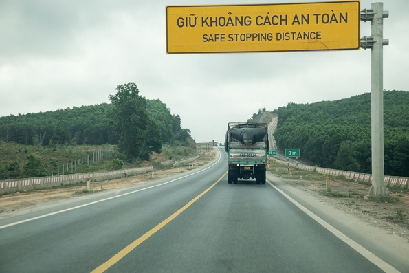 Hơn 6.460 tỉ đồng mở rộng cao tốc Cam Lộ - La Sơn