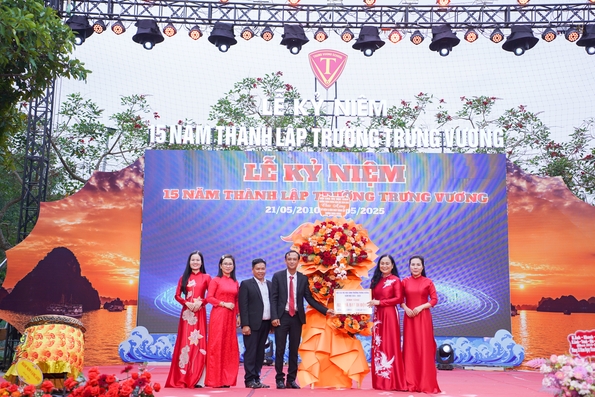 Trường Trưng Vương kỷ niệm 15 năm thành lập