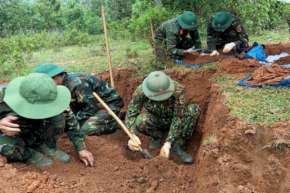 Hướng Hóa: Tiếp tục tìm thấy hài cốt liệt sĩ cùng di vật có ký hiệu “SH-18-47X” 