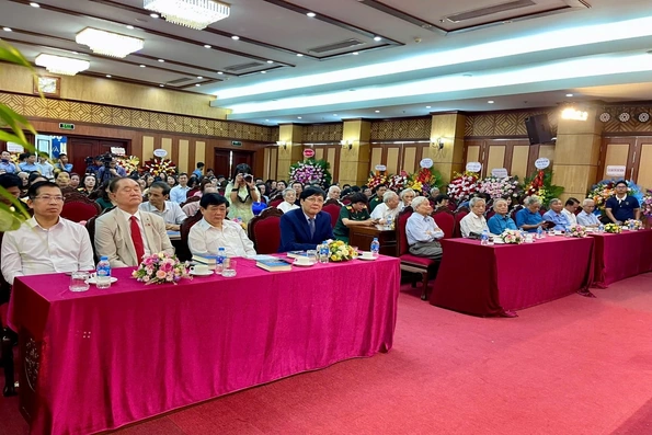 Nhà báo Hồ Quang Lợi ra mắt cuốn sách “Sự thật, lẽ phải và ngọn bút”