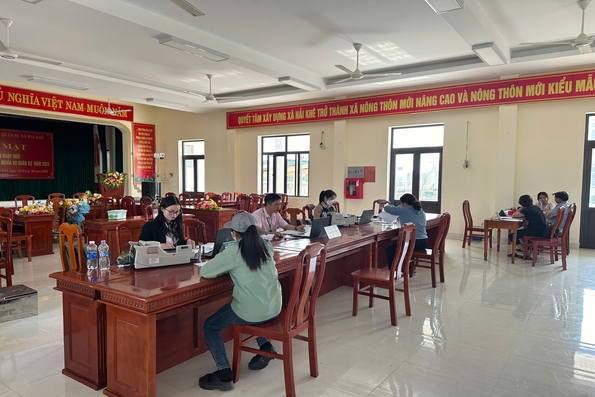 Duy trì hoạt động tín dụng chính sách xã hội thông suốt sau khi sắp xếp tổ chức bộ máy và đơn vị hành chính