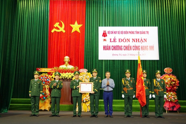 Bộ đội Biên phòng tỉnh Quảng Trị đón nhận Huân chương Chiến công hạng Nhì