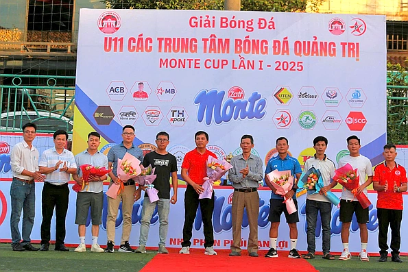 Khai mạc Giải Bóng đá U11 các trung tâm bóng đá cộng đồng Quảng Trị lần thứ I 