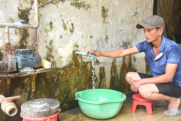 Nhiều làng quê mỏi mòn chờ nước sạch